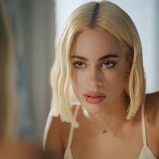 tini es linda